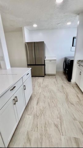 1800 SW 87th Ave, Miami, FL 33165