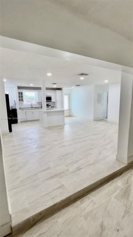 1800 SW 87th Ave, Miami, FL 33165