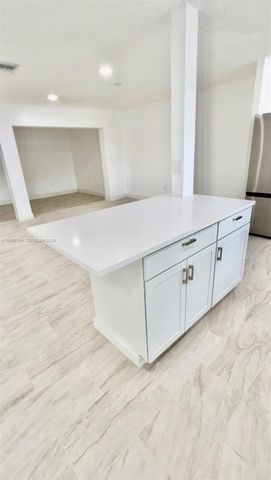 1800 SW 87th Ave, Miami, FL 33165