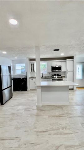 1800 SW 87th Ave, Miami, FL 33165