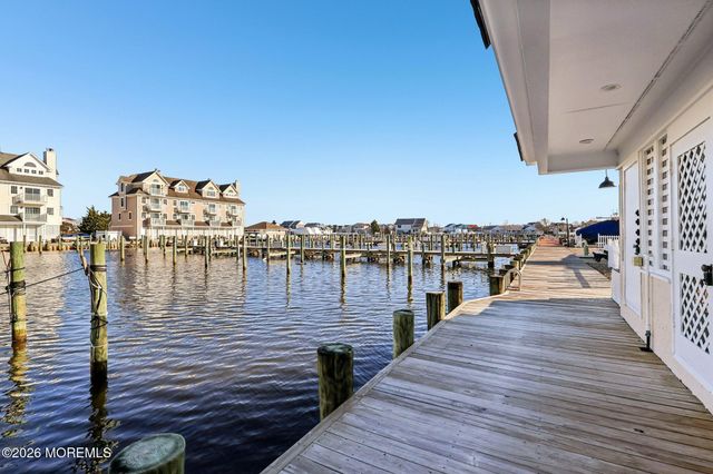 360 Captains Walk 60, Forked River, NJ 08731