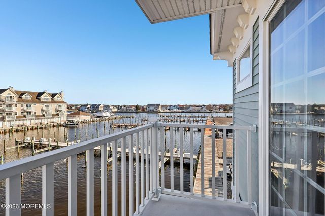 360 Captains Walk 60, Forked River, NJ 08731