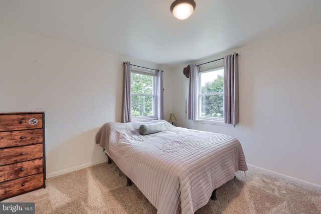 55 LARKSPUR LN, Elizabethtown, PA 17022