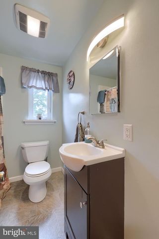 55 LARKSPUR LN, Elizabethtown, PA 17022