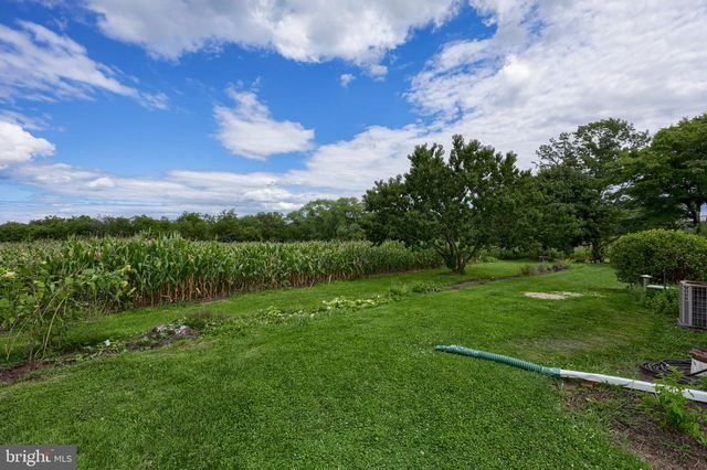 55 LARKSPUR LN, Elizabethtown, PA 17022
