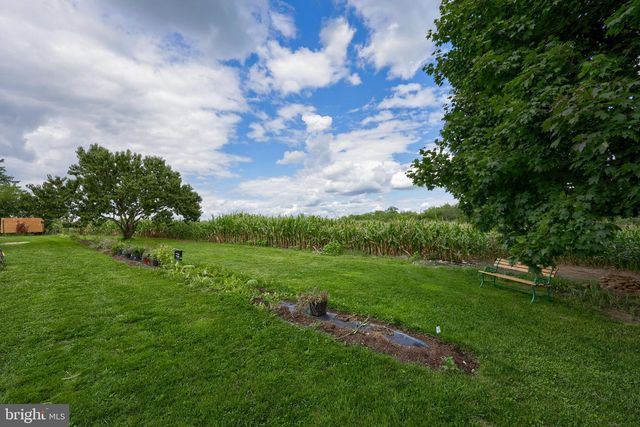 55 LARKSPUR LN, Elizabethtown, PA 17022
