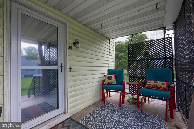 55 LARKSPUR LN, Elizabethtown, PA 17022
