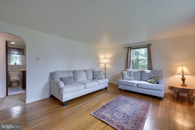 55 LARKSPUR LN, Elizabethtown, PA 17022