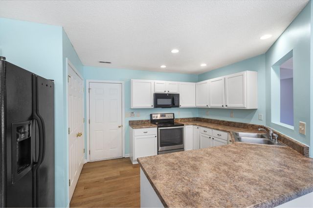 576 E CLEARVIEW DR, Columbia, MO 65202