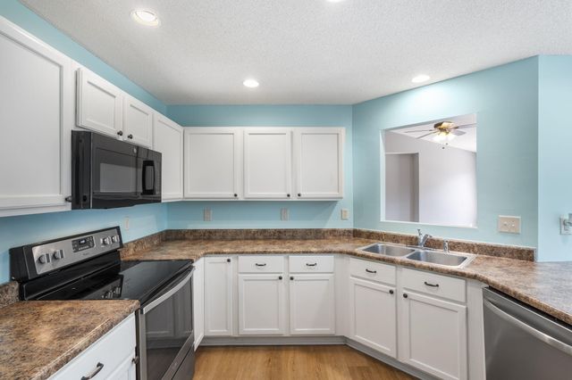 576 E CLEARVIEW DR, Columbia, MO 65202