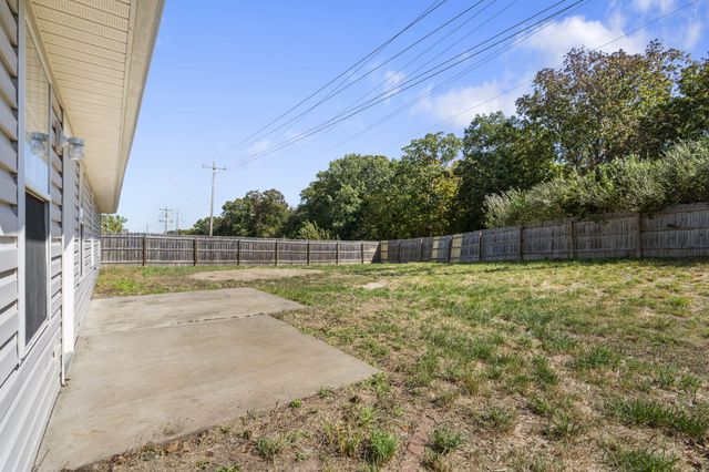 576 E CLEARVIEW DR, Columbia, MO 65202