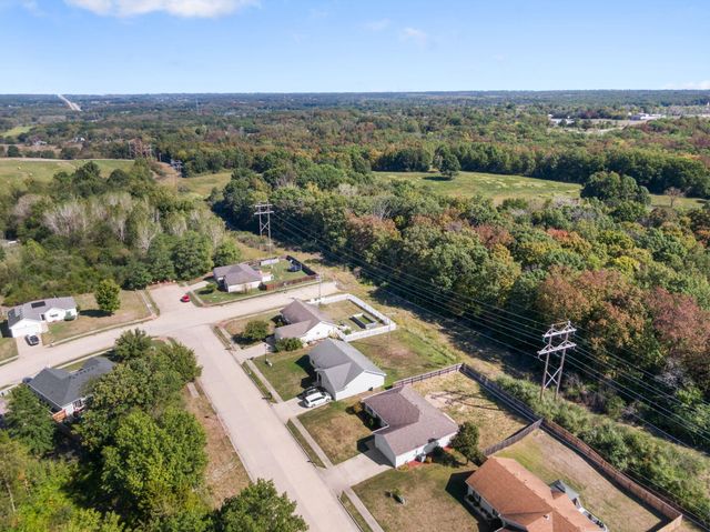 576 E CLEARVIEW DR, Columbia, MO 65202