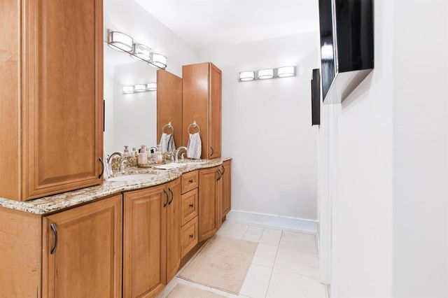 5800 Camino Del Sol Apt 106, Boca Raton, FL 33433