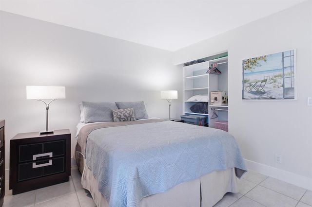 5800 Camino Del Sol Apt 106, Boca Raton, FL 33433