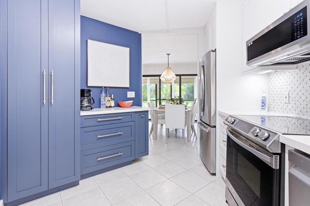 5800 Camino Del Sol Apt 106, Boca Raton, FL 33433