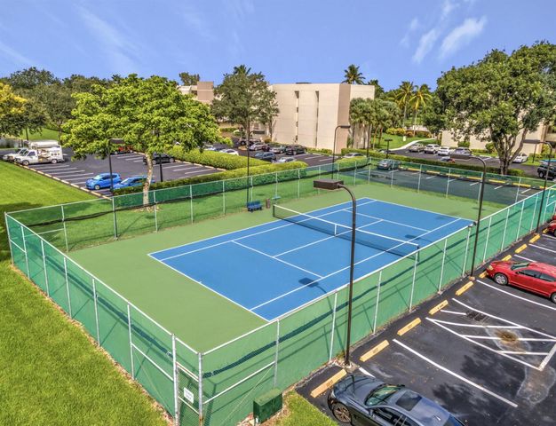 5800 Camino Del Sol Apt 106, Boca Raton, FL 33433