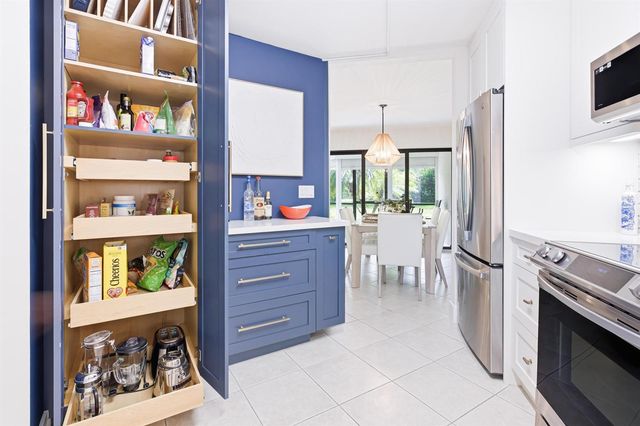 5800 Camino Del Sol Apt 106, Boca Raton, FL 33433