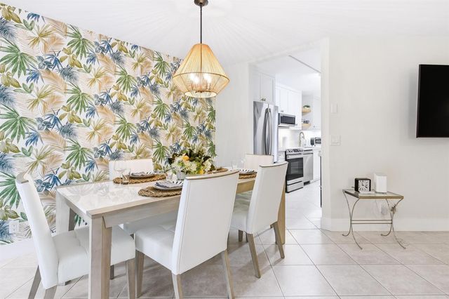 5800 Camino Del Sol Apt 106, Boca Raton, FL 33433