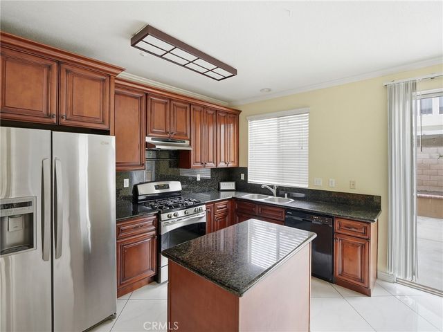 15689 Swan Rd, Fontana, CA 92337