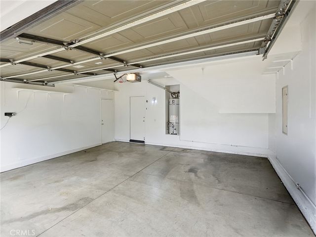 15689 Swan Rd, Fontana, CA 92337