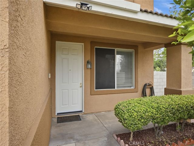 15689 Swan Rd, Fontana, CA 92337