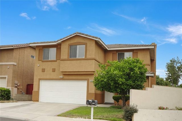 15689 Swan Rd, Fontana, CA 92337