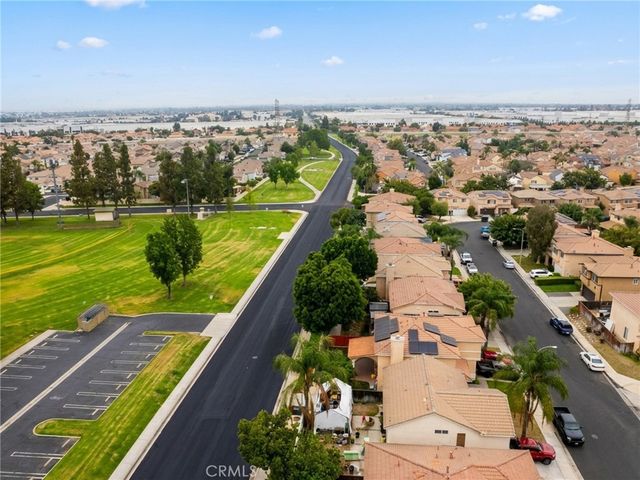15689 Swan Rd, Fontana, CA 92337