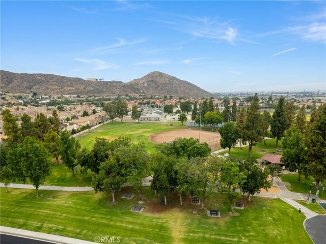 15689 Swan Rd, Fontana, CA 92337