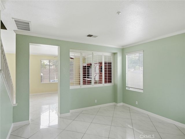 15689 Swan Rd, Fontana, CA 92337