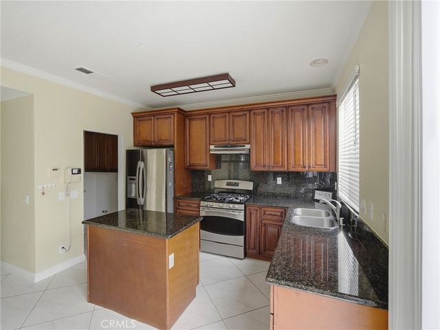 15689 Swan Rd, Fontana, CA 92337