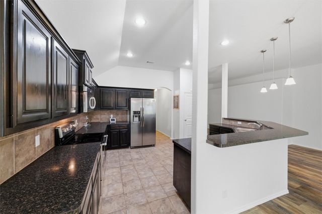 2312 Wakecrest Drive, Fort Worth, TX 76108