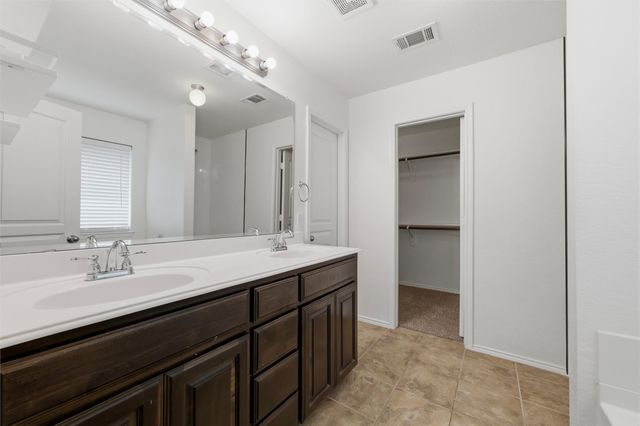 2312 Wakecrest Drive, Fort Worth, TX 76108