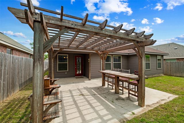 2312 Wakecrest Drive, Fort Worth, TX 76108