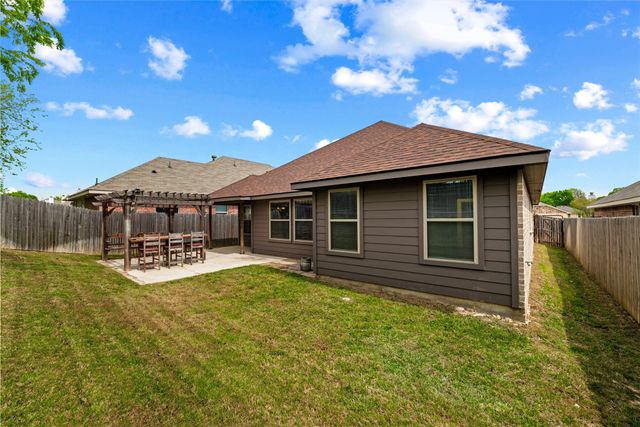 2312 Wakecrest Drive, Fort Worth, TX 76108