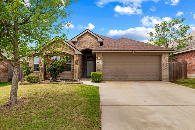 2312 Wakecrest Drive, Fort Worth, TX 76108