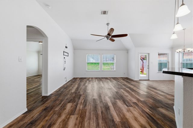 2312 Wakecrest Drive, Fort Worth, TX 76108