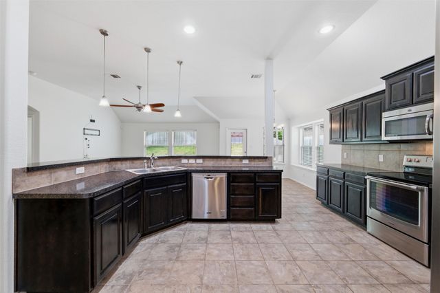 2312 Wakecrest Drive, Fort Worth, TX 76108