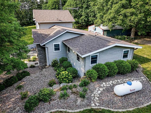 N2310 Wenham Road, Fort Atkinson, WI 53538