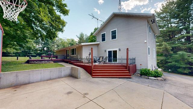 N2310 Wenham Road, Fort Atkinson, WI 53538