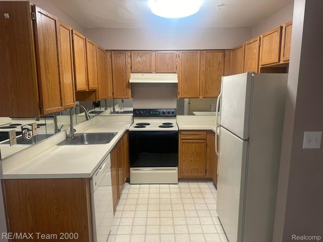 38 GEORGETOWN, Dearborn, MI 48126