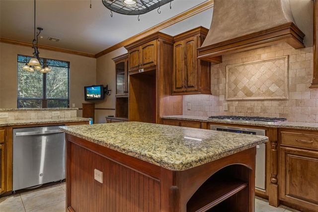 3904 Creek Bend Road, Edmond, OK 73003