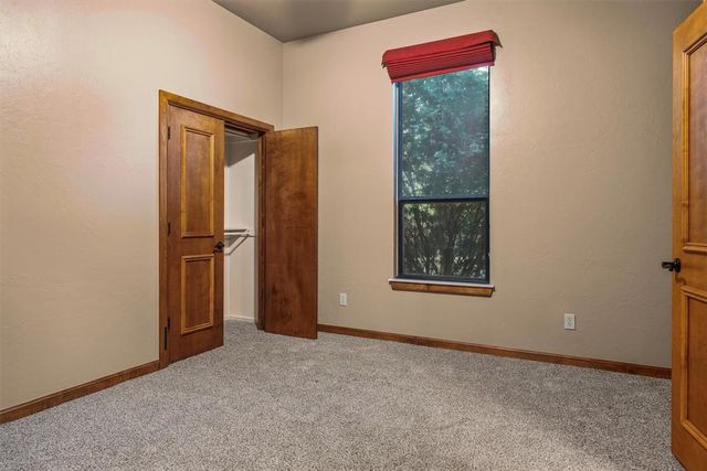 3904 Creek Bend Road, Edmond, OK 73003