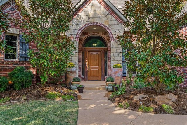 3904 Creek Bend Road, Edmond, OK 73003