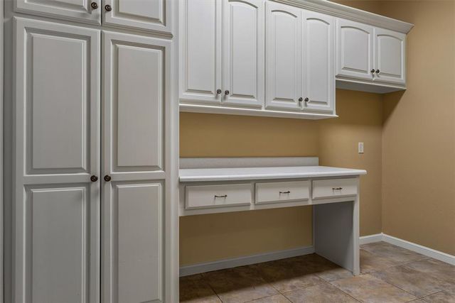 3904 Creek Bend Road, Edmond, OK 73003