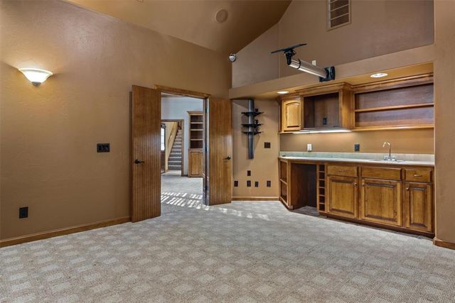3904 Creek Bend Road, Edmond, OK 73003