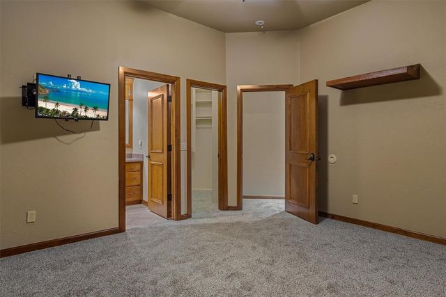 3904 Creek Bend Road, Edmond, OK 73003