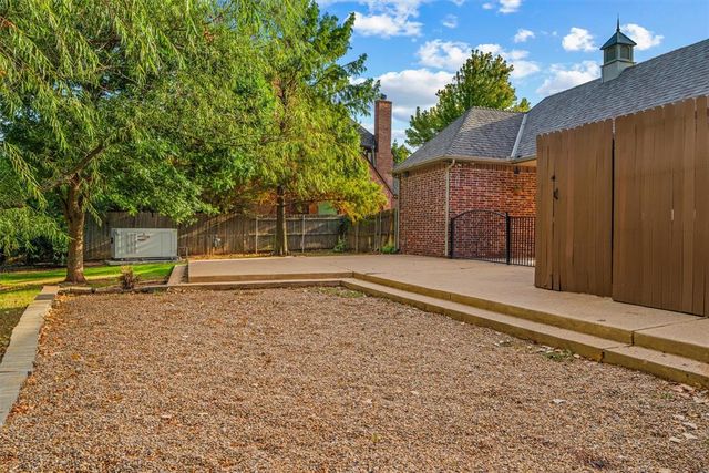 3904 Creek Bend Road, Edmond, OK 73003