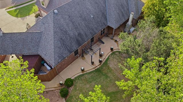 3904 Creek Bend Road, Edmond, OK 73003