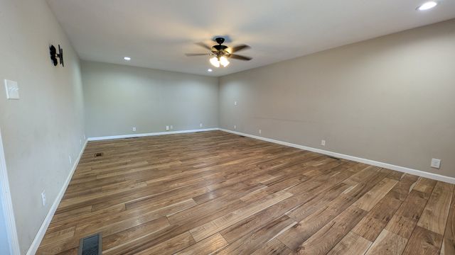 1105 Olen Drive, Mahomet, IL 61853