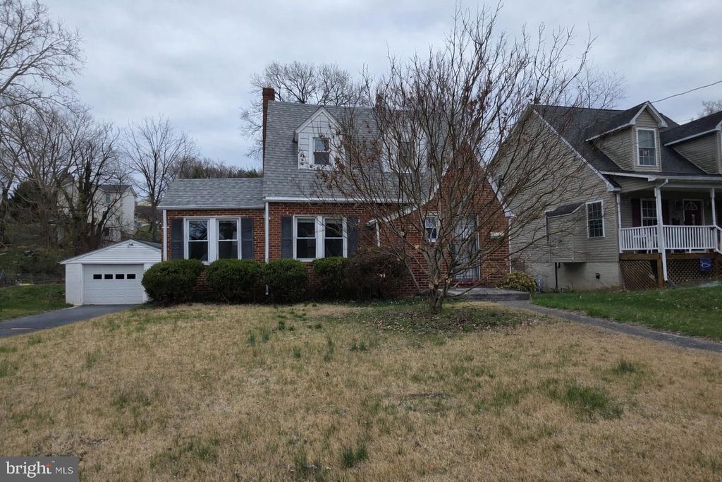 411 KERFOOT AVE, Front Royal, VA 22630